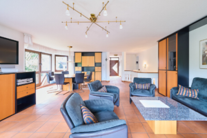 d2b7eeb6 874e 4a33 8e18 f85c4193eef8