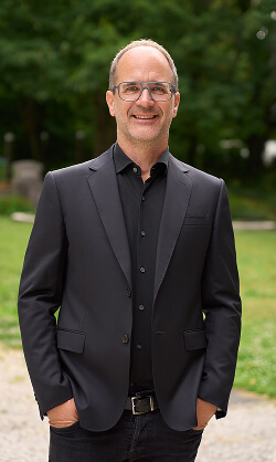 stefan tholen